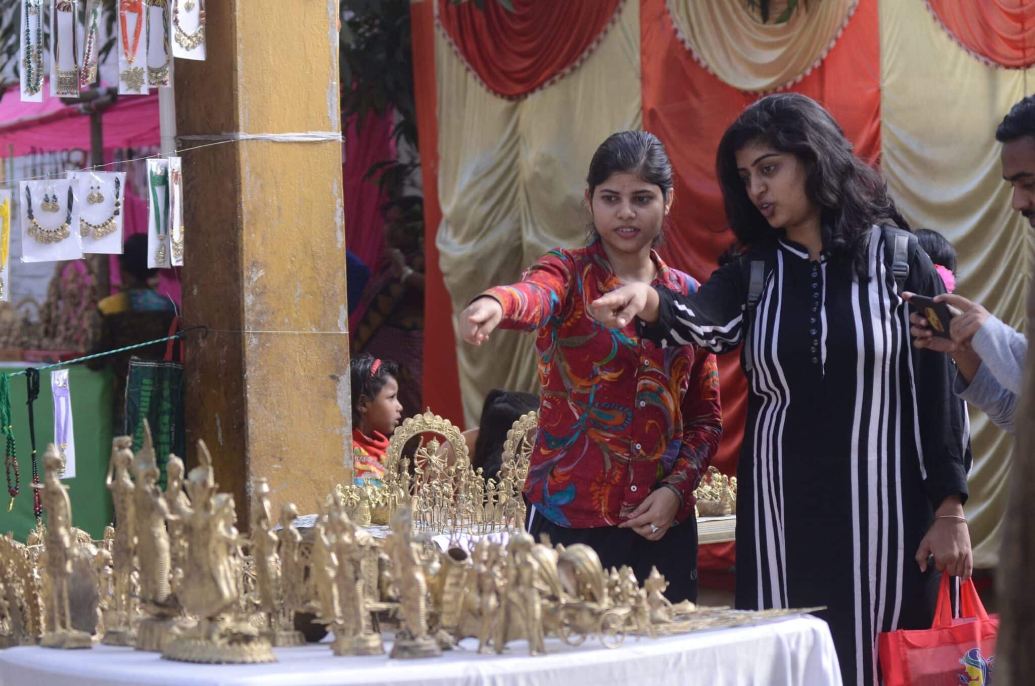 Dokra Mela. Photo: Banglanatak dot com Dokra Mela. Photo: Banglanatak dot com